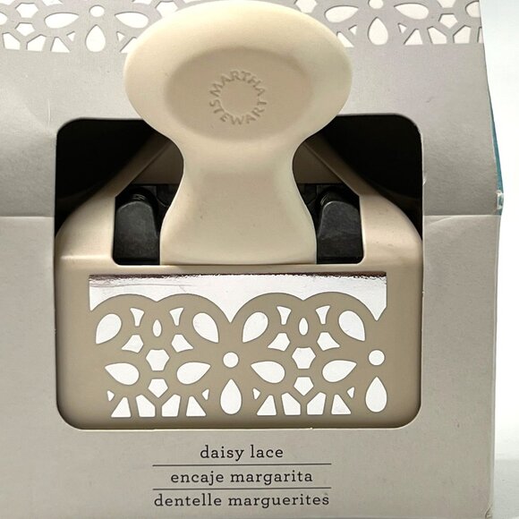 Double Edge Punch Daisy Lace Trim Martha Stewart Crafts New in Box Scrapbooking - Picture 6 of 7
